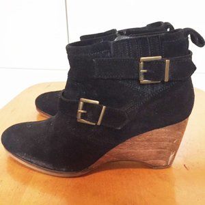 Vanessa Bruno Suede Booties 38